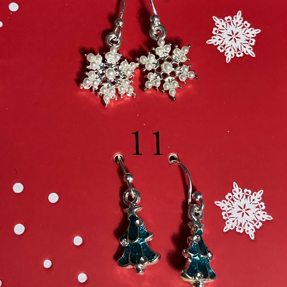 🌸Napier 12 Days Of Earrings - Picture 3 of 9